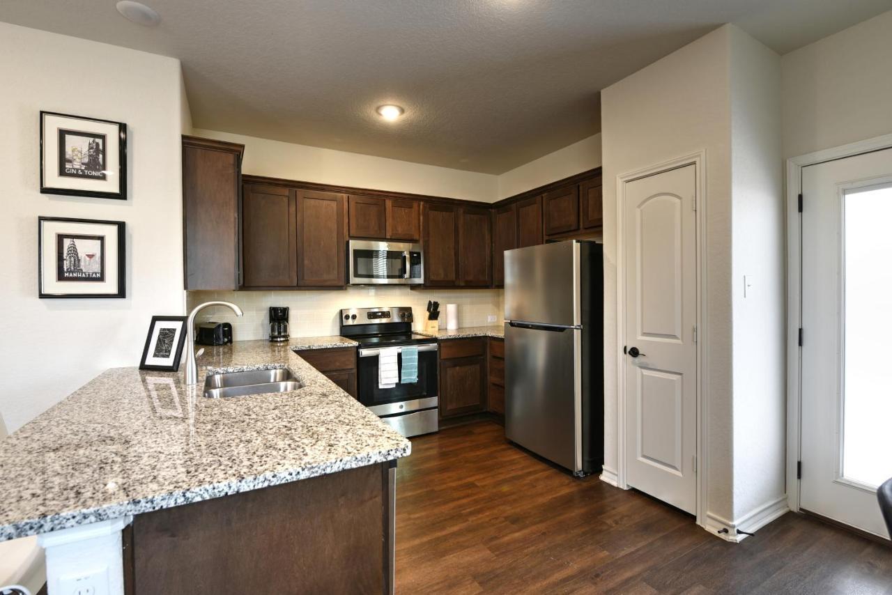 New 3 Bedroom Vacation Home Lackland/Sea World/La Cantera San Antonio Exterior photo
