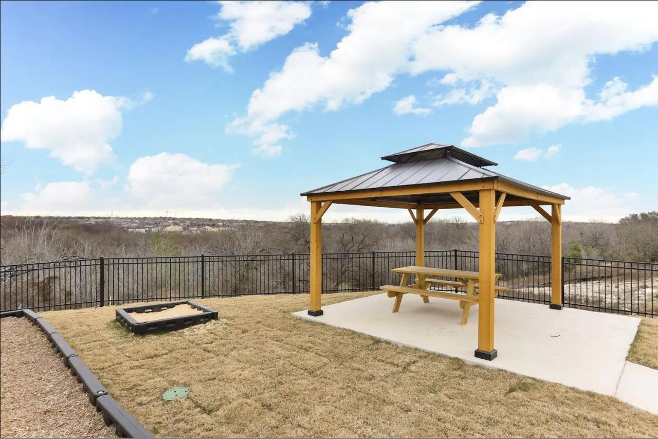 New 3 Bedroom Vacation Home Lackland/Sea World/La Cantera San Antonio Exterior photo