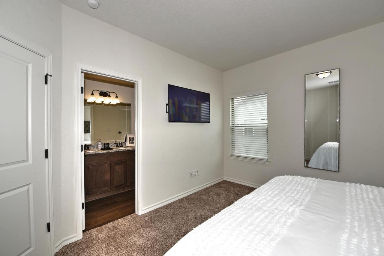 New 3 Bedroom Vacation Home Lackland/Sea World/La Cantera San Antonio Exterior photo