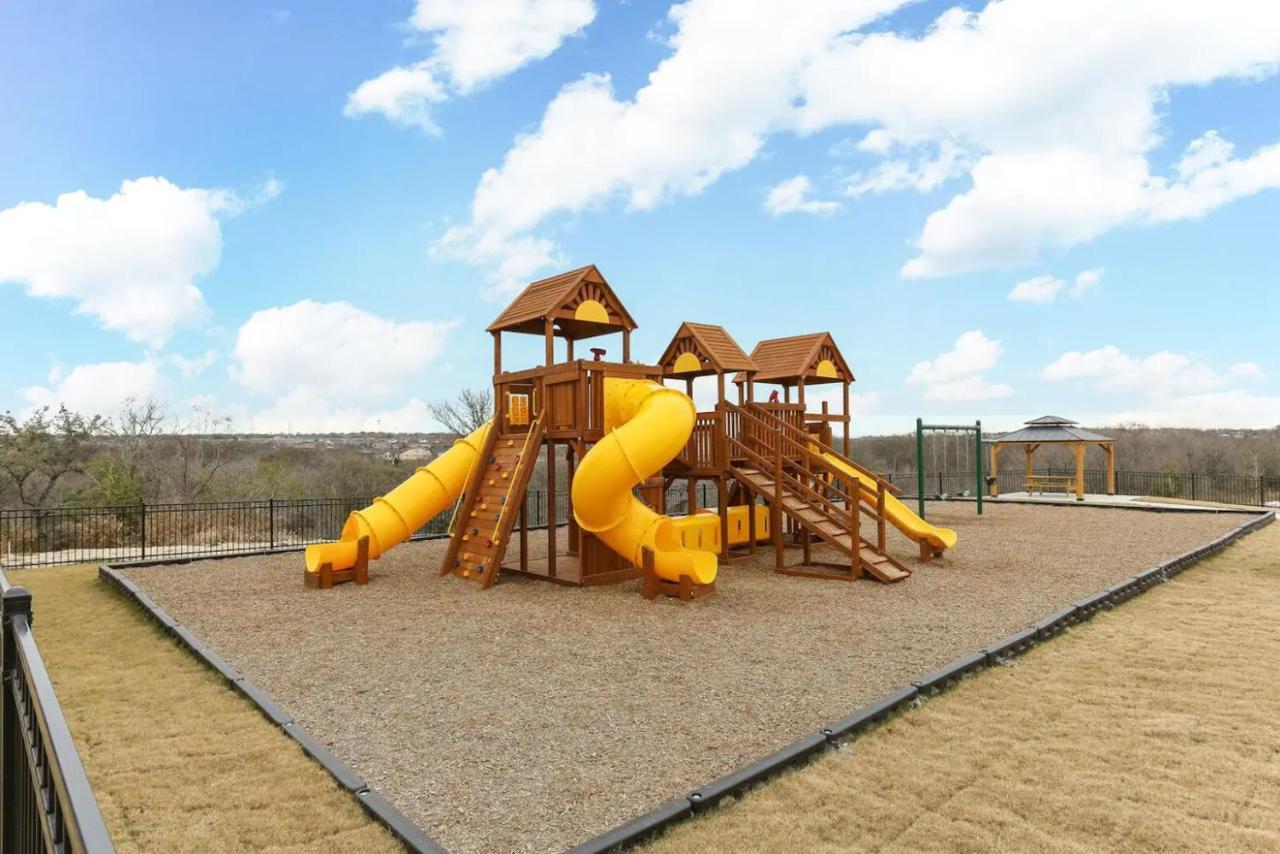 New 3 Bedroom Vacation Home Lackland/Sea World/La Cantera San Antonio Exterior photo
