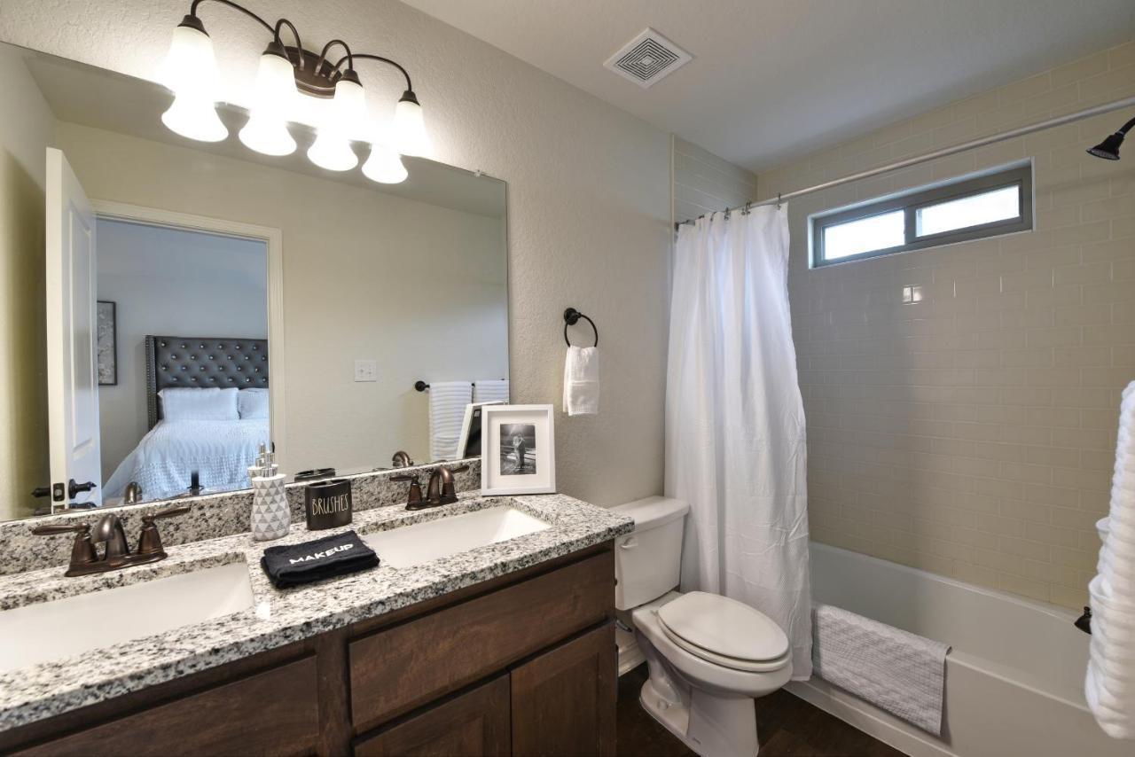 New 3 Bedroom Vacation Home Lackland/Sea World/La Cantera San Antonio Exterior photo