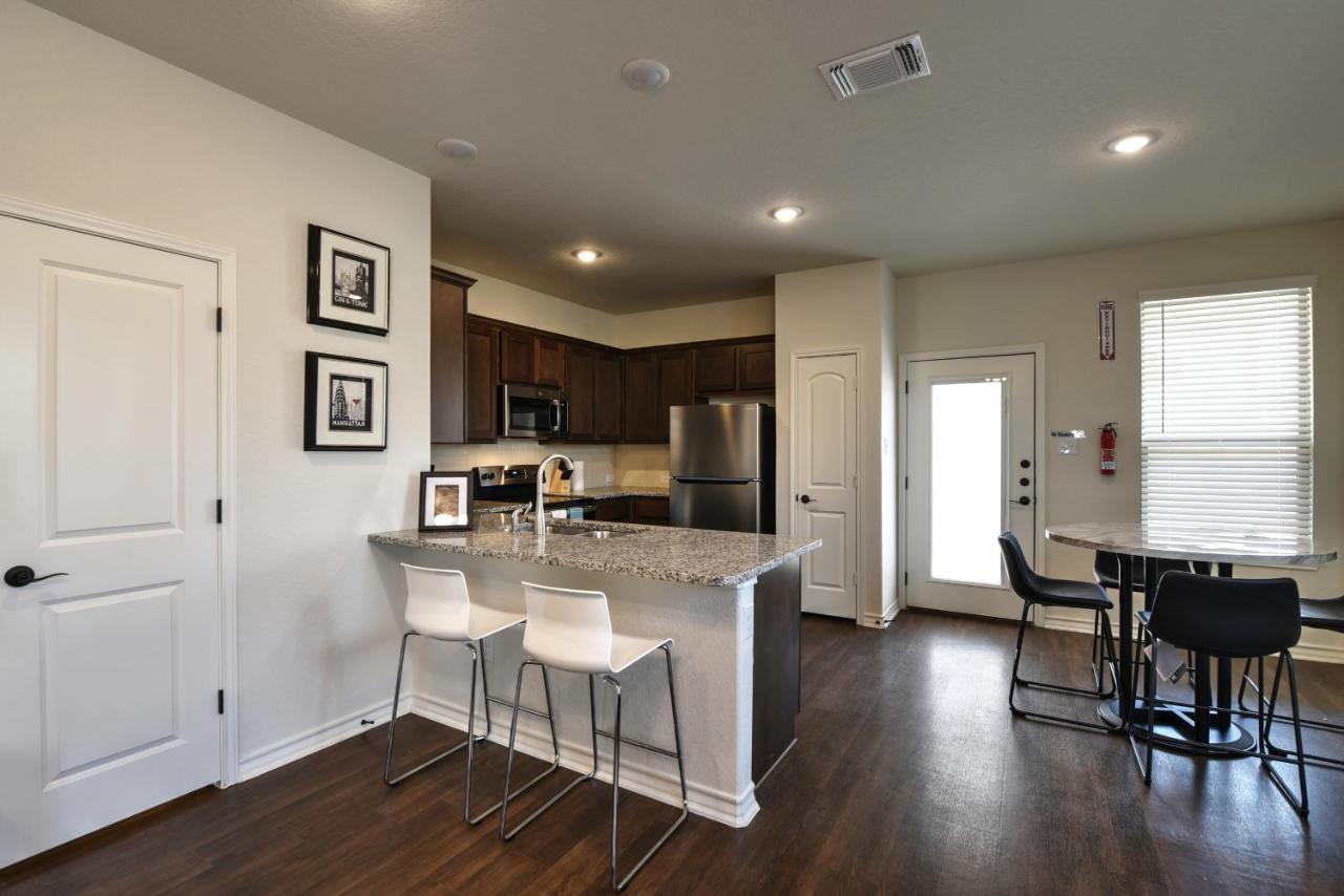 New 3 Bedroom Vacation Home Lackland/Sea World/La Cantera San Antonio Exterior photo